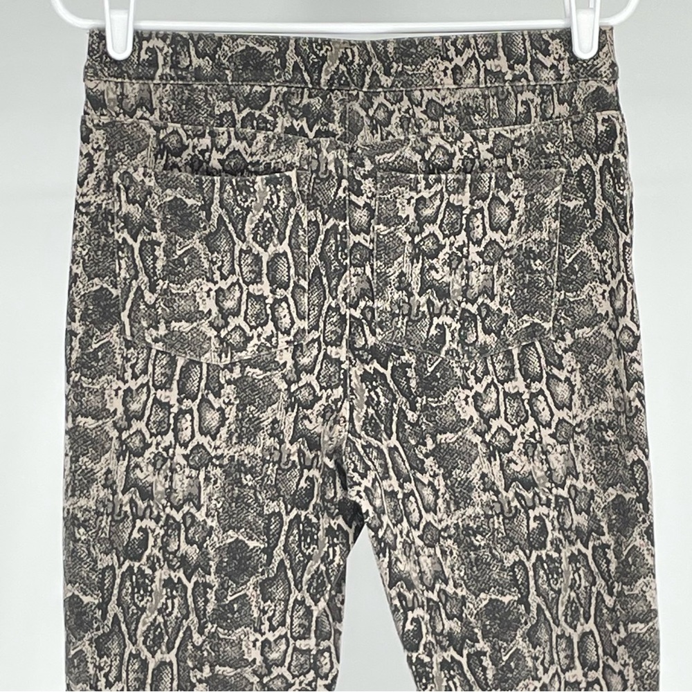 SPANX Snake Print Leggings in Gray and Black - Picture 7 of 11